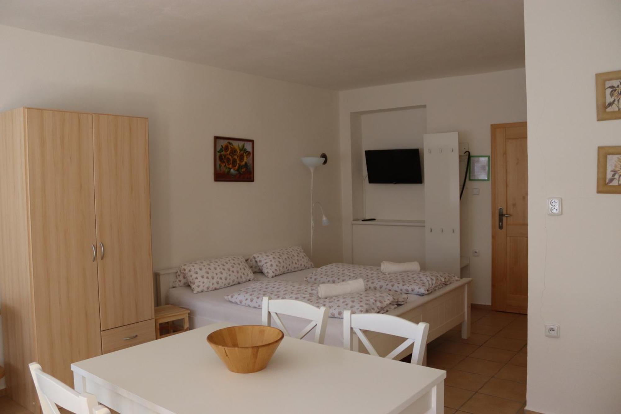 Penzion-Apartman Soucek Йндрихув Храдец Екстериор снимка