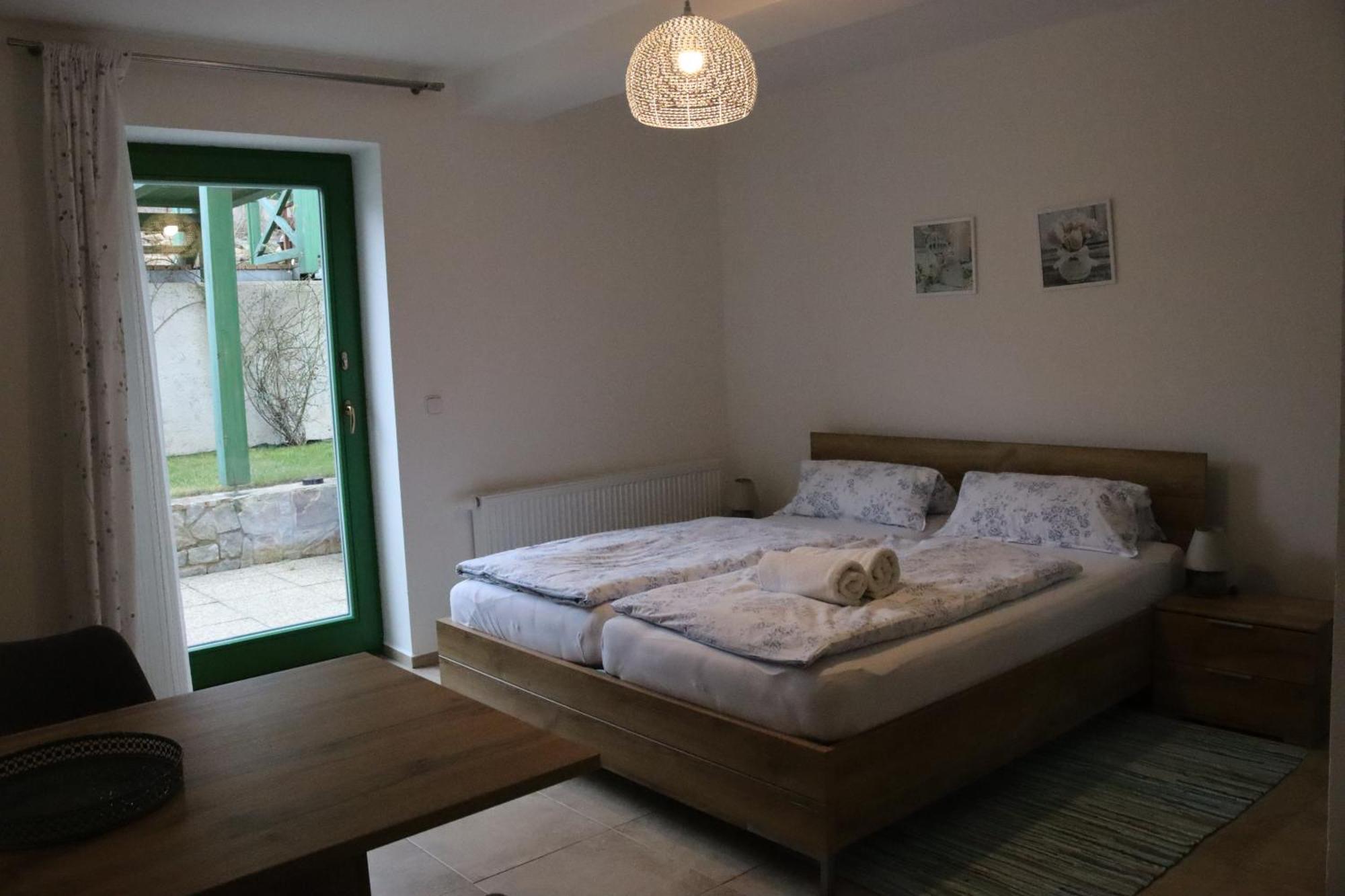 Penzion-Apartman Soucek Йндрихув Храдец Екстериор снимка